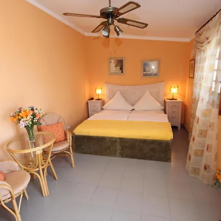 Parlour Uvi Alcala (Tenerife)